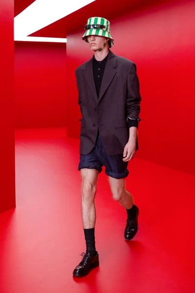 Look 38